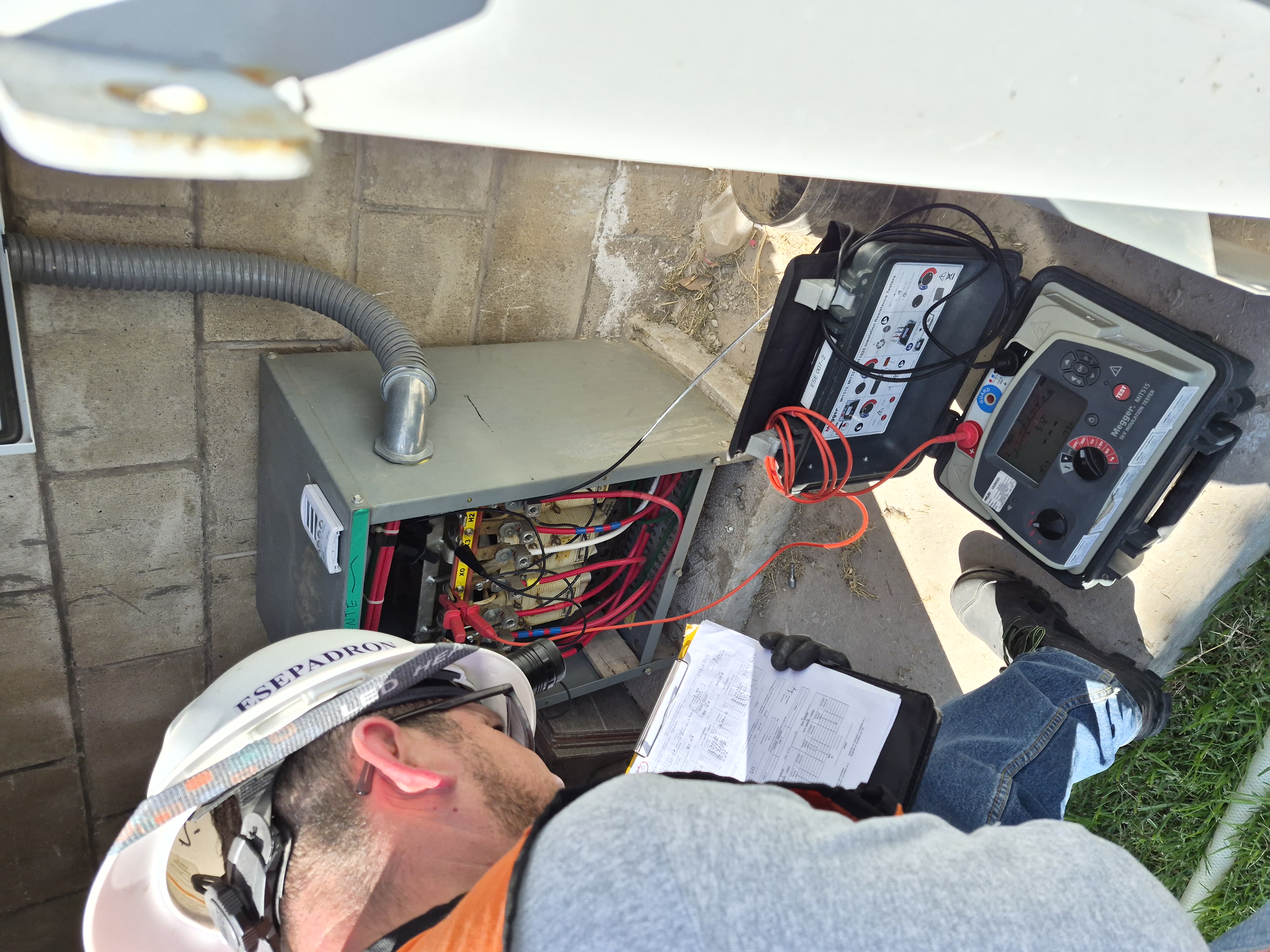 Prueba de resistencia de aislamiento a transformador seco en baja tensión