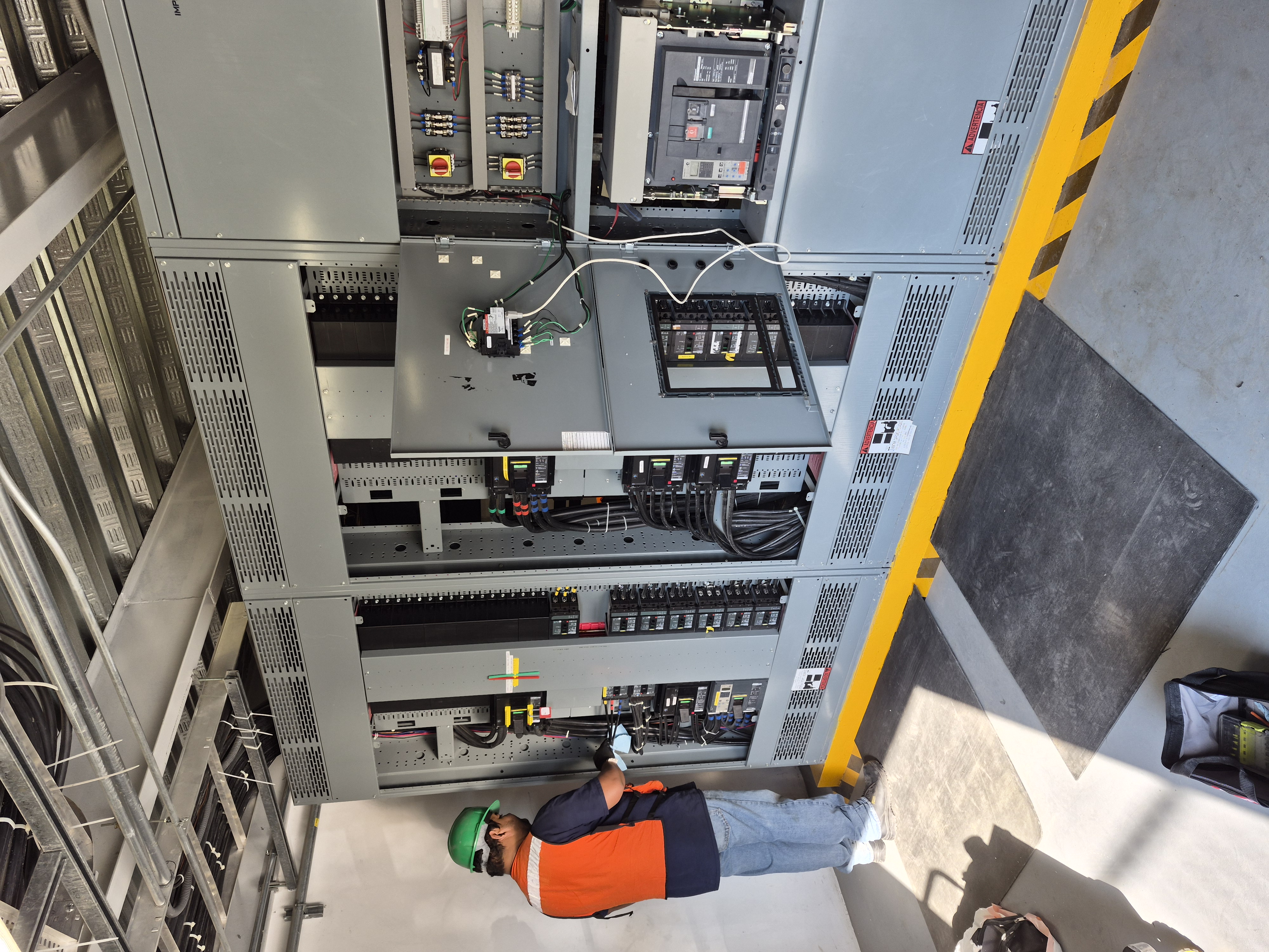 Mantenimiento preventivo a tableros autosoportados en baja tensión