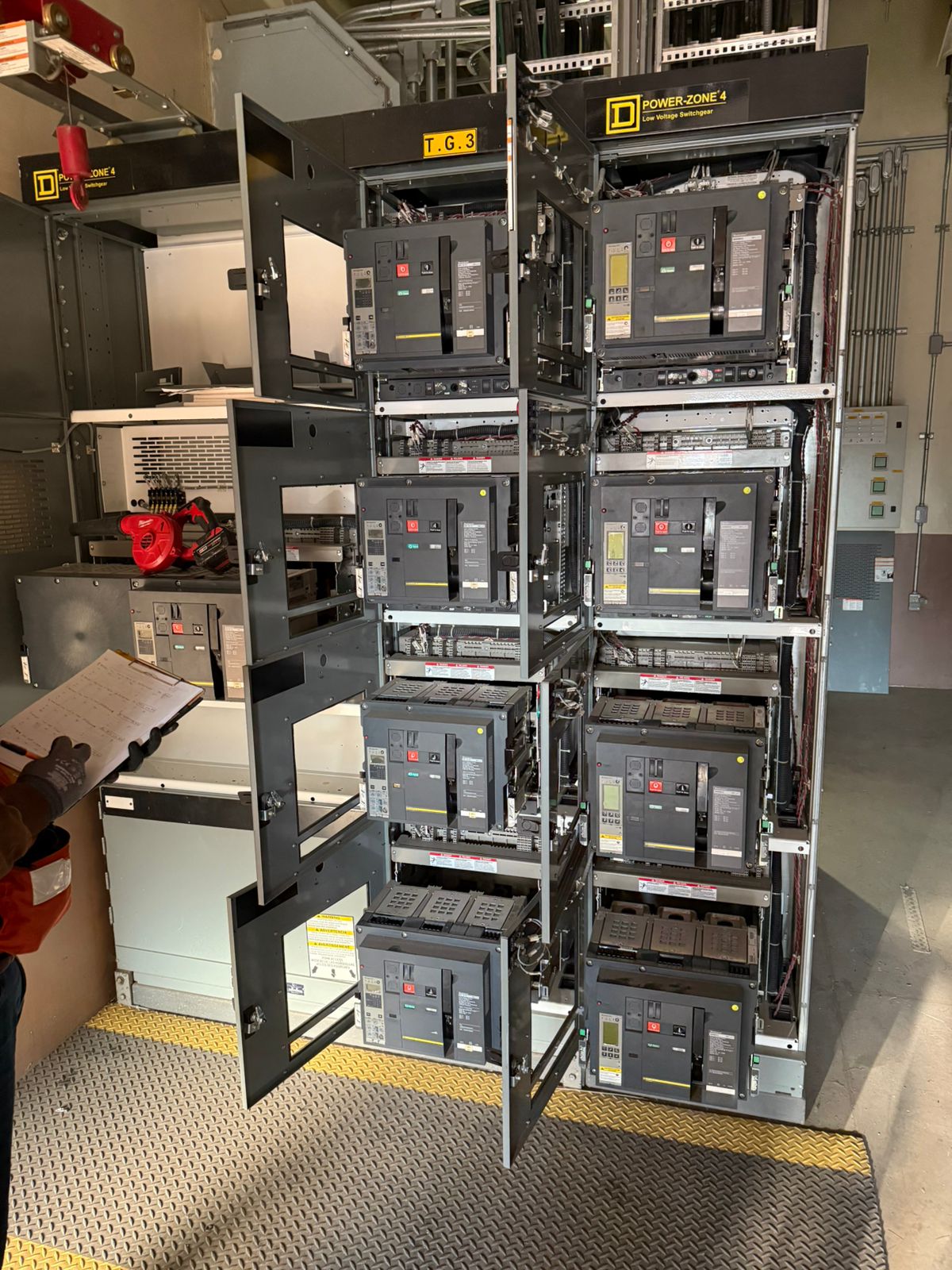 Mantenimiento preventivo a tablero PZ4 en baja tensión