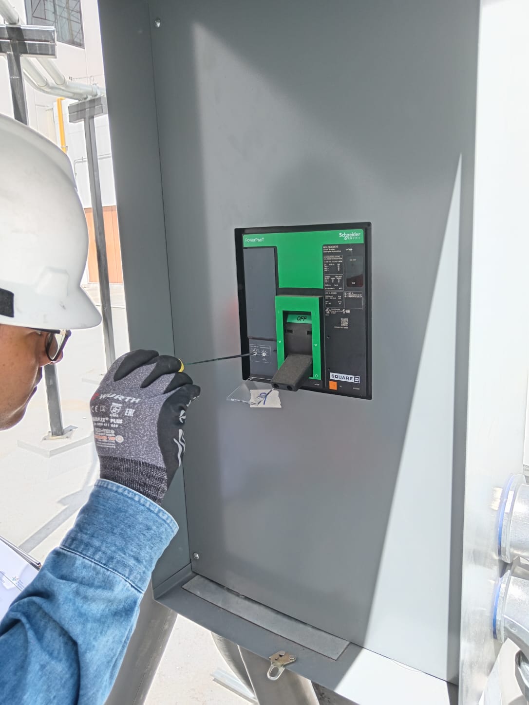 Ajuste de protecciones a interruptor termomagnético en baja tensión